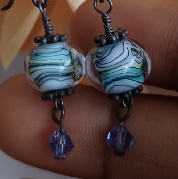 Vintage Glass Spun Earrings. - Picture 3 of 7
